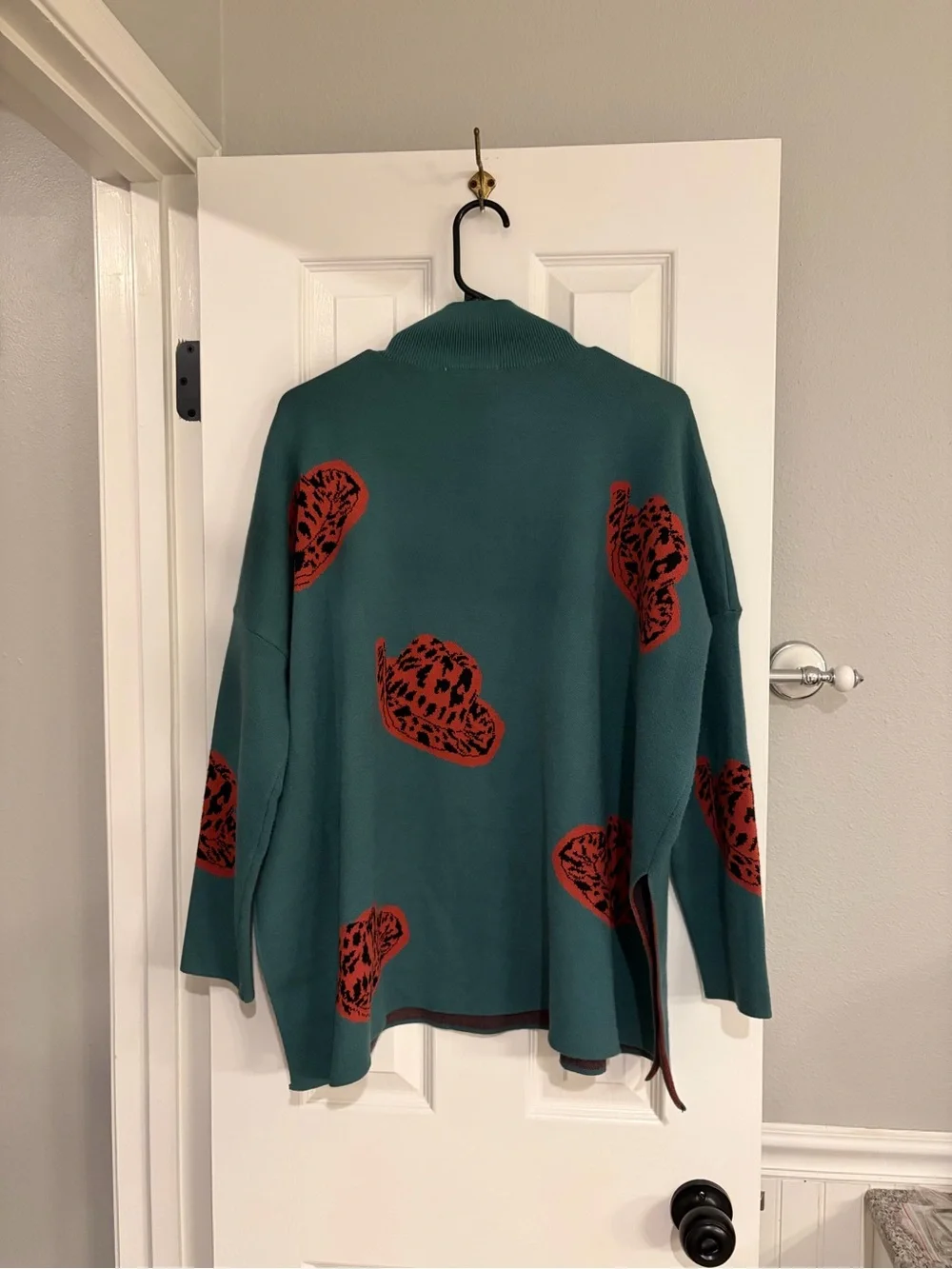 Entro Cowboy Hat Animal Print Sweater Green Medium